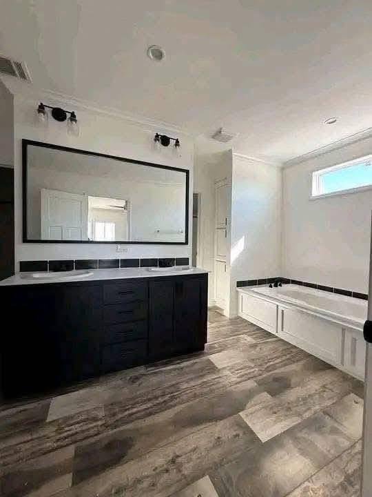 2024 Used Model - Image 2